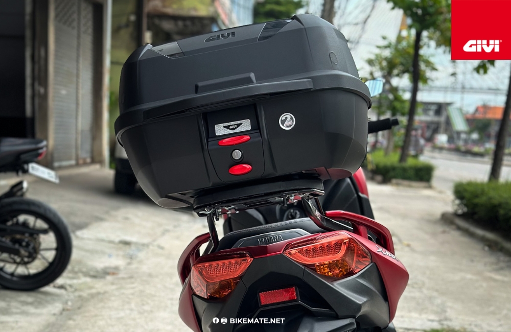 GIVI E43NML on Yamaha XMAX300